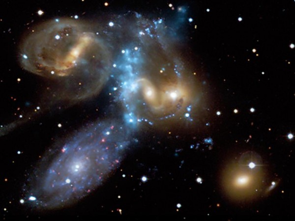 Image Credits: X-ray: NASA/CXC/CfA/E. O'Sullivan Optical: Canada-France-Hawaii-Telescope/Coelum.