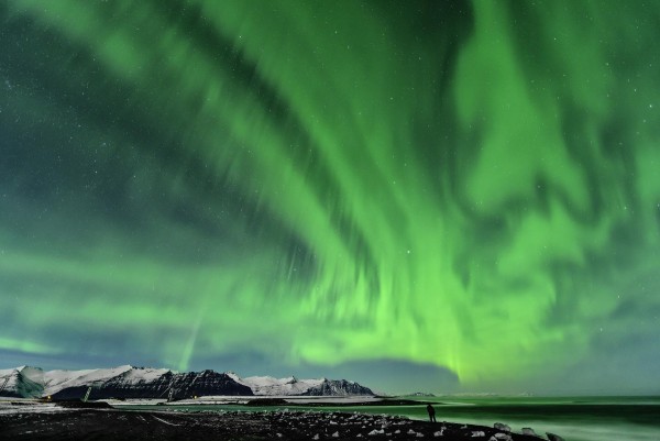 Image credit: Larry Gerbrandt, via http://www.huffingtonpost.co.uk/2013/04/03/aurora-borealis-northern-lights-photographed-iceland-_n_3004719.html.